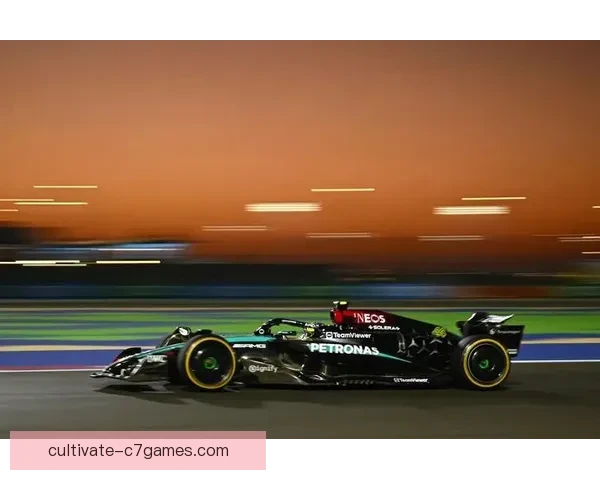 F1赛季风云再起各车队激战冠军悬念升级引发全球车迷热议持续升温