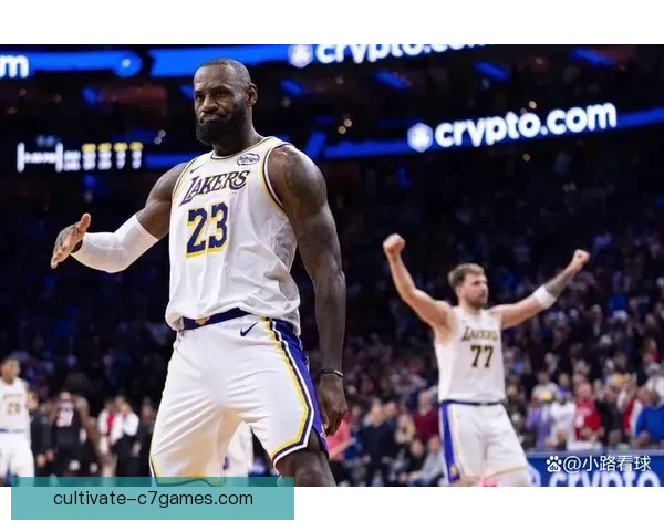 湖人关键战逆转取胜詹姆斯末节爆发引发联盟格局新猜想震撼全场