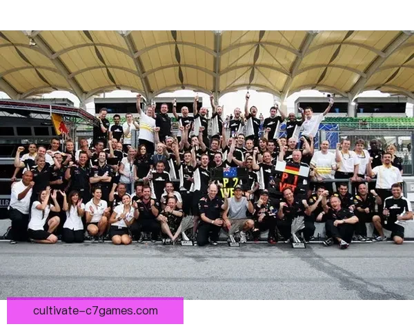 F1赛季最新动态：红牛车队连胜纪录保持 赛道上演激烈角逐